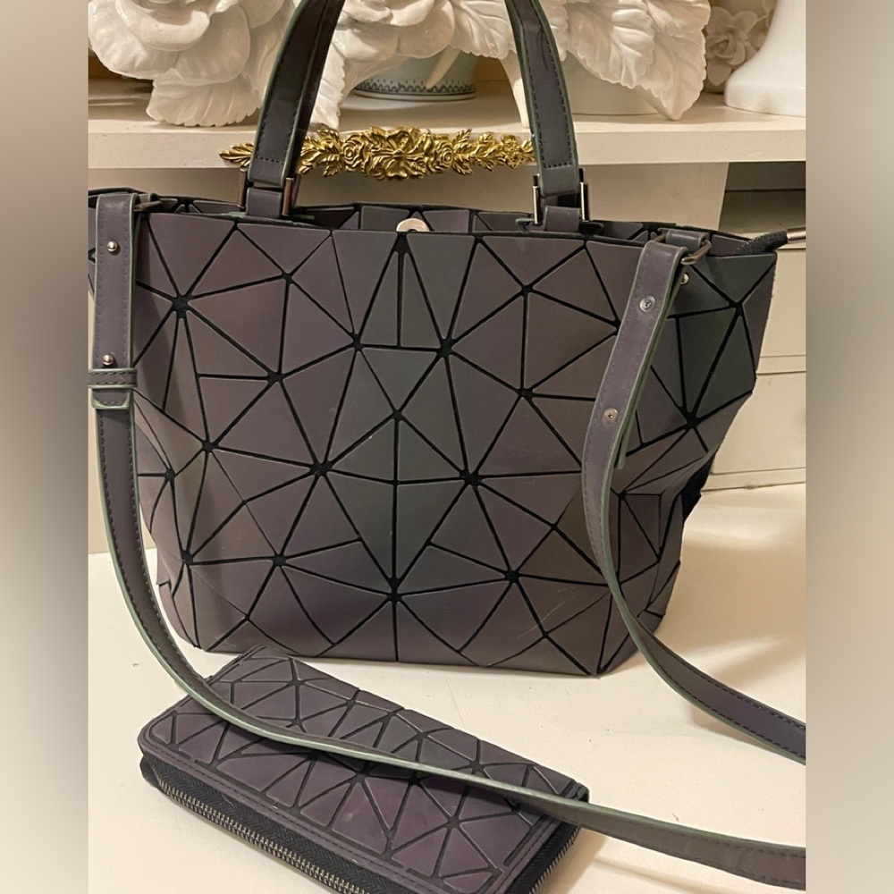 Luminous Geometri shoulder bag including a crossbody...